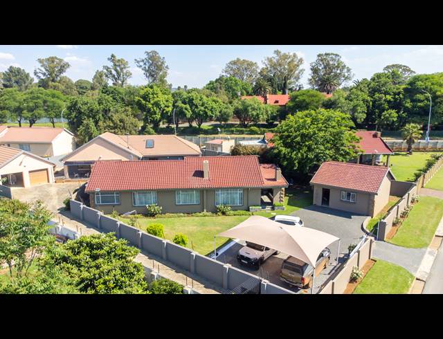 3 BEDROOM HOUSE FOR SALE IN HEIDELBERG INDUSTRIAL